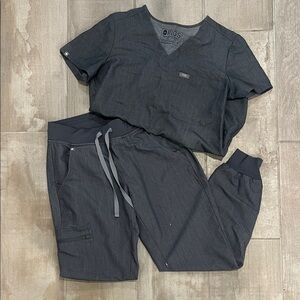 Figs Dark Gray Scrub Ensemble